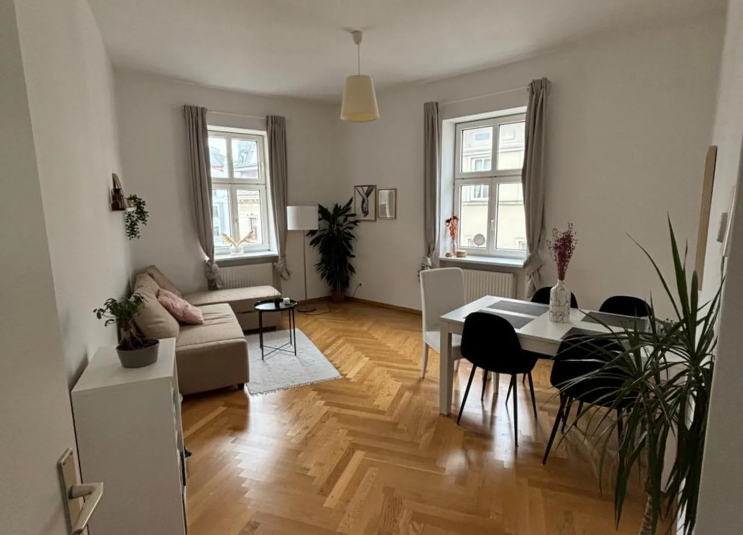 Central Apartment - 8Th District Vienna